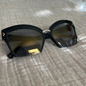 Kendall & Kylie Brooke Cut Off Cat Eye Sunglasses Black, Gold Lens KK5001 001